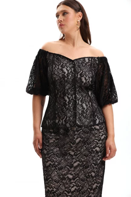 Блузка со спущенным плечом из кружева – фото – Plus Size 50–64 – Моно-Стиль
