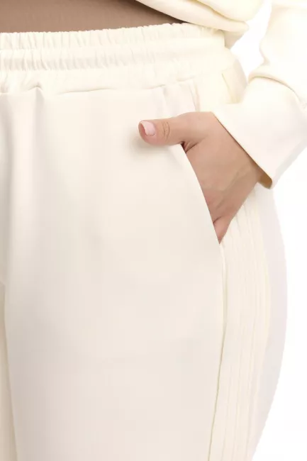 Джоггеры с акцентными лампасами