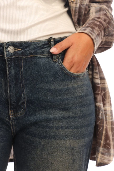 Джинсы straight с "грязным" эффектом – фото – Plus Size 50–64 – Моно-Стиль