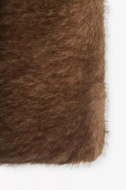 Палантин из экомеха норки – фото – Plus Size 50–64 – Моно-Стиль