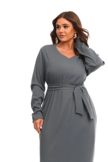 Платье из рельефного трикотажа с v-вырезом – фото – Plus Size 50–64 – Моно-Стиль