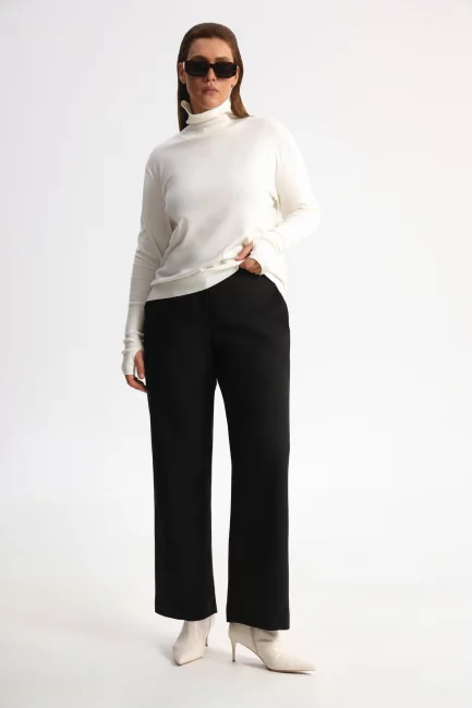 Брюки прямые черного цвета