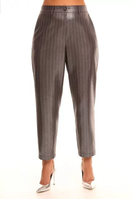 Укороченные брюки с металлизированным блеском и принтом