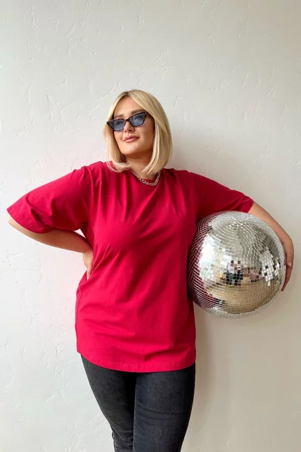 Базовая футболка ЛАГО с круглым вырезом красный