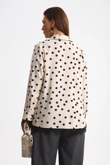 Блузка из вискозы с принтом горох