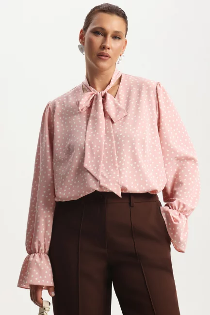 Блузка из поливискозы с принтом горох