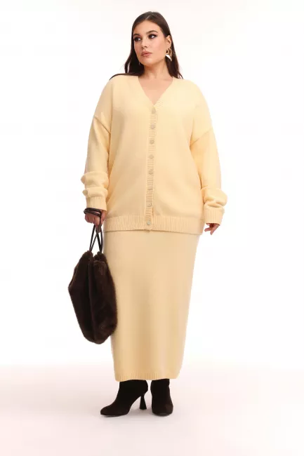 Вязаный костюм с юбкой макси