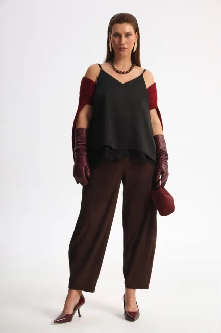 Топ с асимметричным низом и кружевом