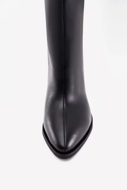 Кожаные высокие казаки с передним швом