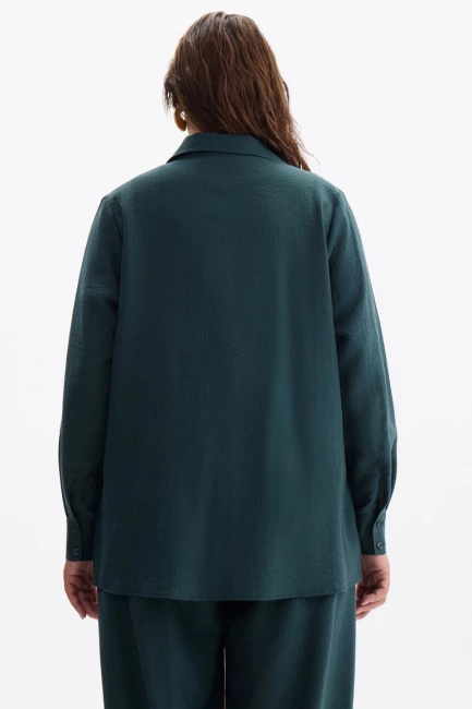 Блузка из жатого изумрудного тенселя – фото – Plus Size 50–64 – Моно-Стиль