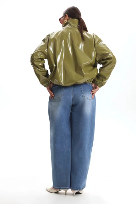 Бомбер с хлястиком из лаковой экокожи