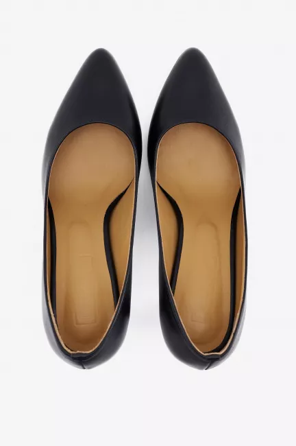 Лодочки из кожи на устойчивом каблуке