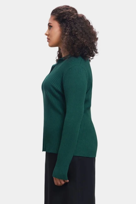 Джемпер поло лапша из вязаной поливискозы – фото – Plus Size 50–64 – Моно-Стиль