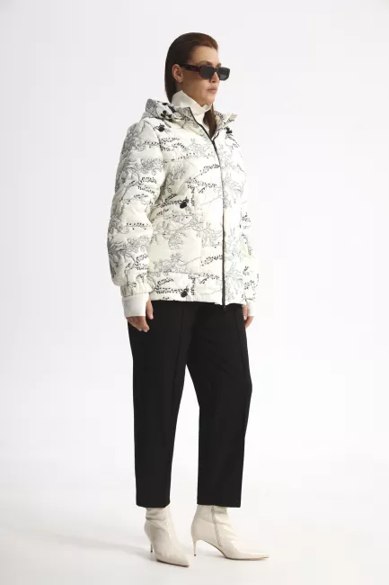 Облегченная куртка с вышивкой