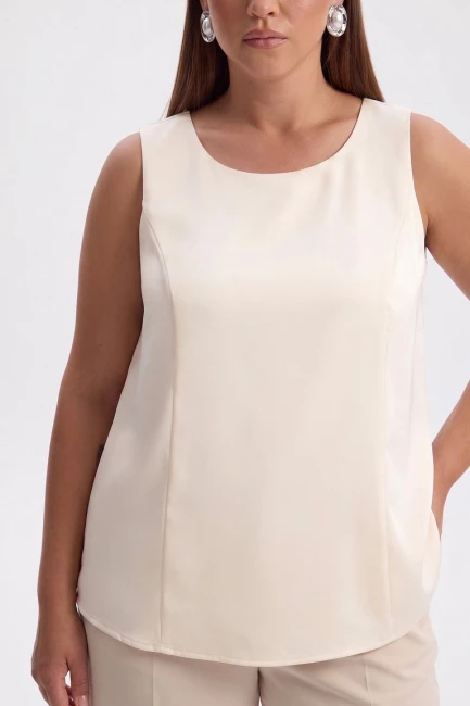 Топ молочного цвета на широких лямках – фото – Plus Size 50–64 – Моно-Стиль