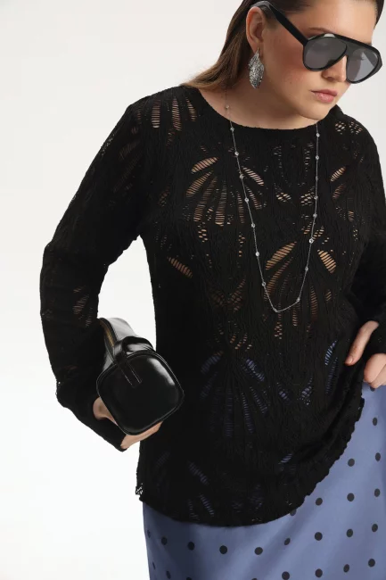 Кружевной лонгслив с отверстием для пальца