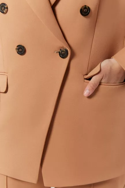 Пиджак двубортный из облегченной костюмной ткани