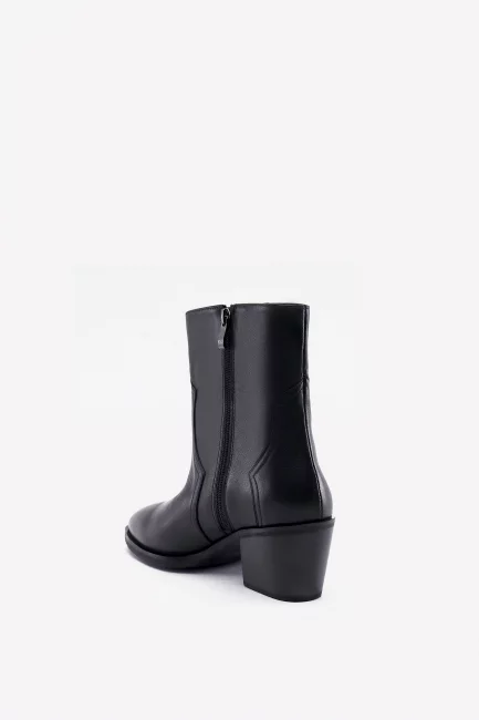 Казаки из черной кожи