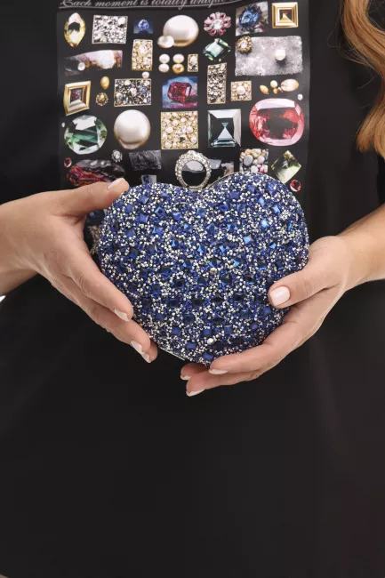 Сумка клатч в виде сердца с синим блеском