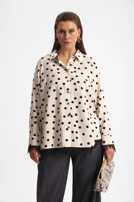 Блузка из вискозы с принтом горох