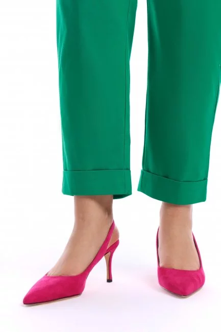 Зеленые брюки relaxed fit из хлопка с подворотом