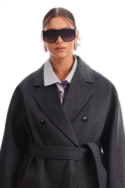 Двубортное пальто серого цвета на рост 164