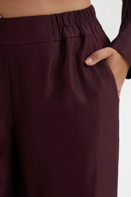 Брюки палаццо из костюмной ткани с блеском – фото – Plus Size 50–64 – Моно-Стиль