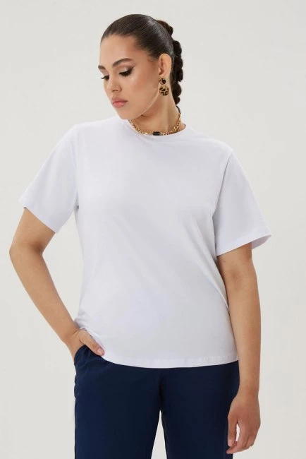 Белая футболка relaxed fit с вышивкой и круглым вырезом