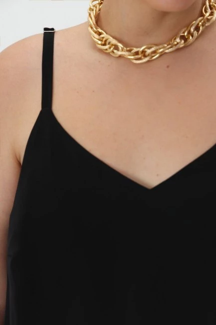 Черный топ из вискозного шелка на тонких лямках