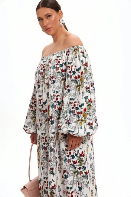 Платье с открытыми плечами и принтом – фото – Plus Size 50–64 – Моно-Стиль