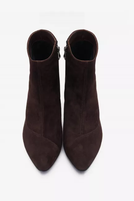 Ботильоны из замши с острым мысом