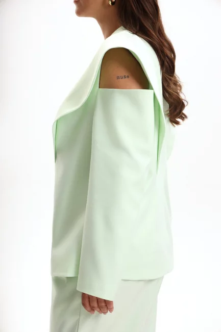 Жакет в маскулином стиле салатового цвета