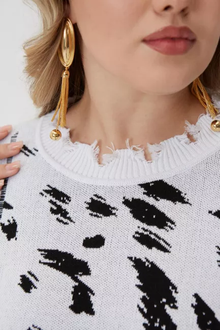 Джемпер с элементами деконструкции и принтом