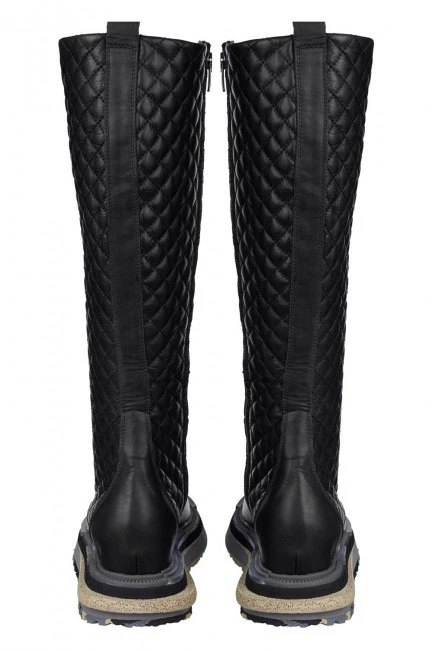 Сапоги стеганные на молнии и со шнурком