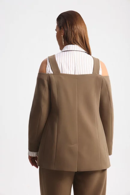 Жакет декольте с бретелями