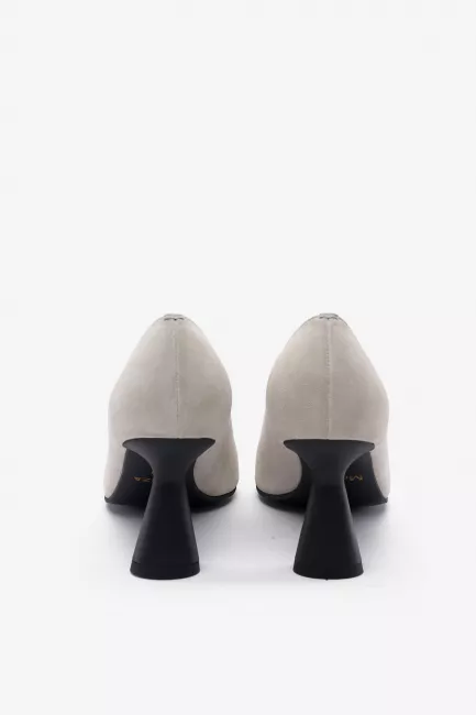 Замшевые лодочки с острым мысом