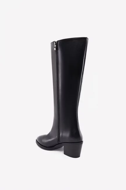 Кожаные высокие казаки с передним швом