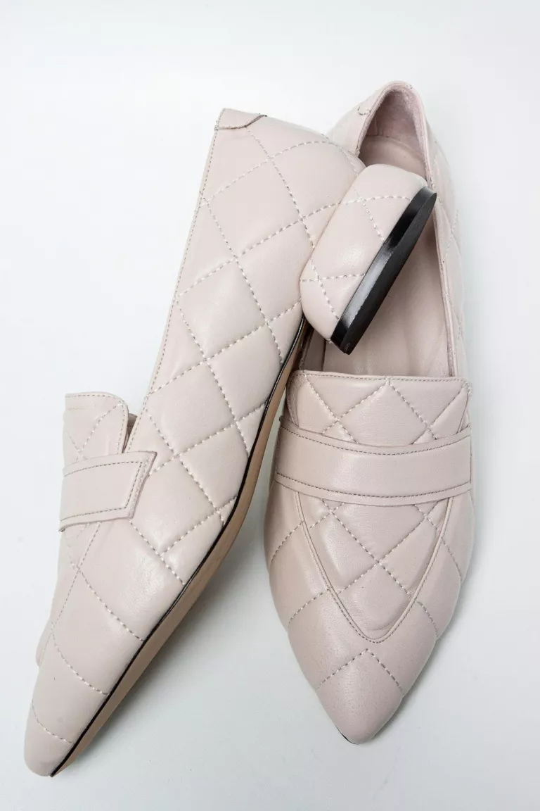 кожаные лоферы с острым мысом кожаные лоферы с острым мысом