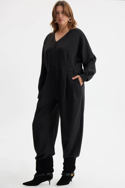 Комбинезон из трикотажа с брюками бананы – фото – Plus Size 50–64 – Моно-Стиль