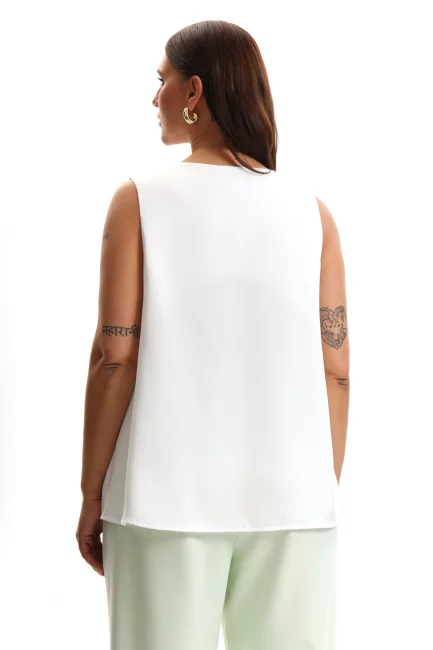 Топ из белой поливискозы