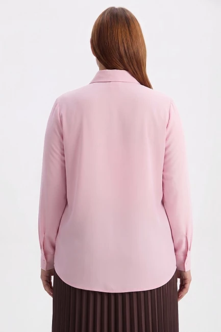 Блузка из розового поливискозного шелка – фото – Plus Size 50–64 – Моно-Стиль