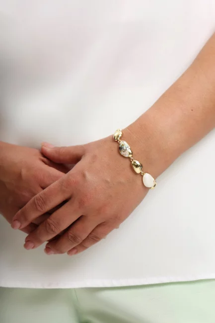 Браслет Скарабей молочный