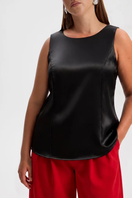 Топ черного цвета однослойный – фото – Plus Size 50–64 – Моно-Стиль
