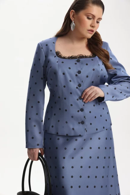 Жакет с вырезом каре и кружевом