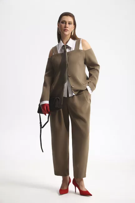 Жакет декольте с бретелями