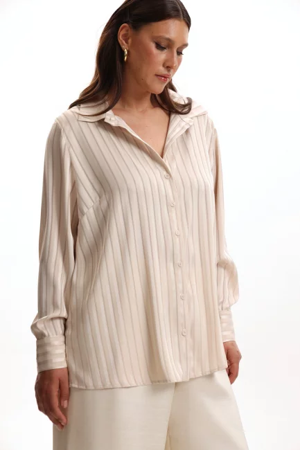 Блузка из поливискозы с акцентными полосками