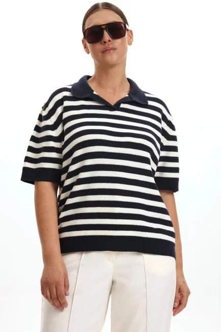 Джемпер поло в полоску с коротким рукавом