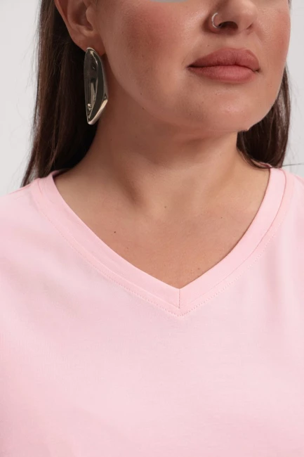 Футболка с вырезом розового цвета – фото – Plus Size 50–64 – Моно-Стиль