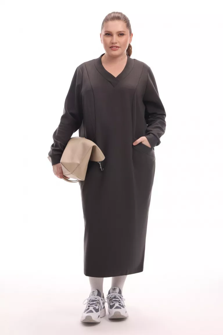 Трикотажное платье в спортивном стиле Трикотажное платье в спортивном стиле