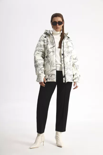 Облегченная куртка с вышивкой